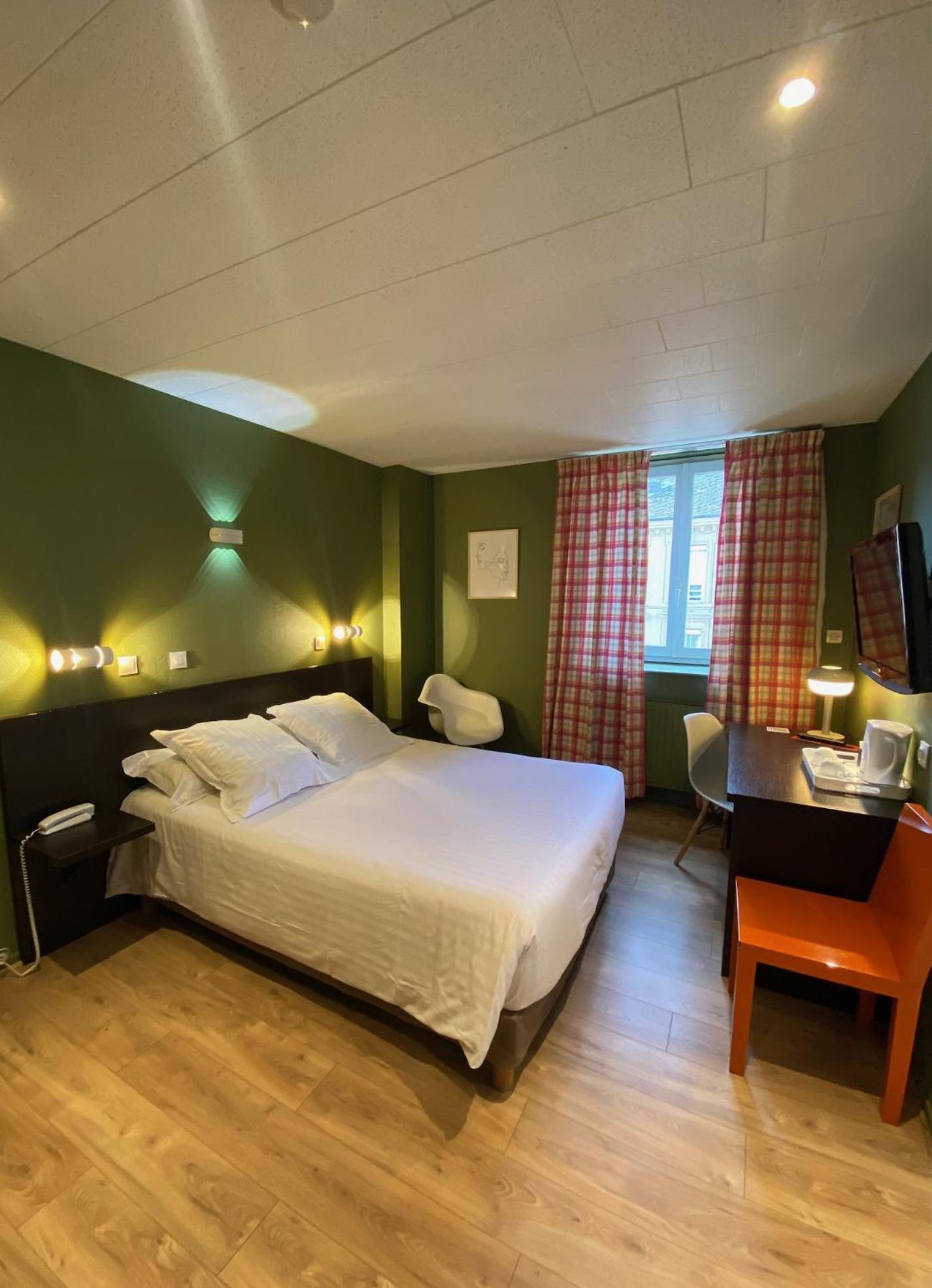 Hotel Le Pelican Charleville-Mézières Εξωτερικό φωτογραφία