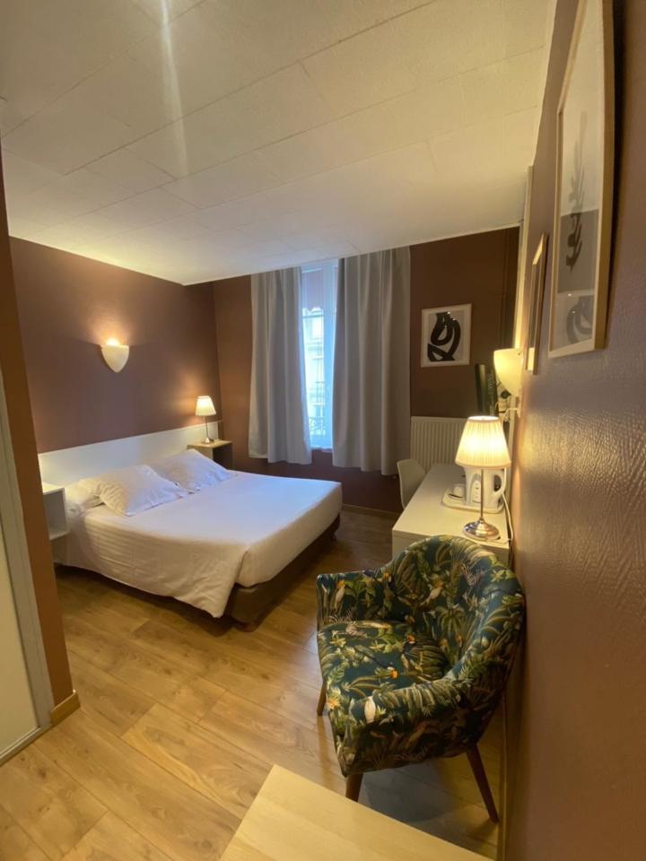 Hotel Le Pelican Charleville-Mézières Εξωτερικό φωτογραφία