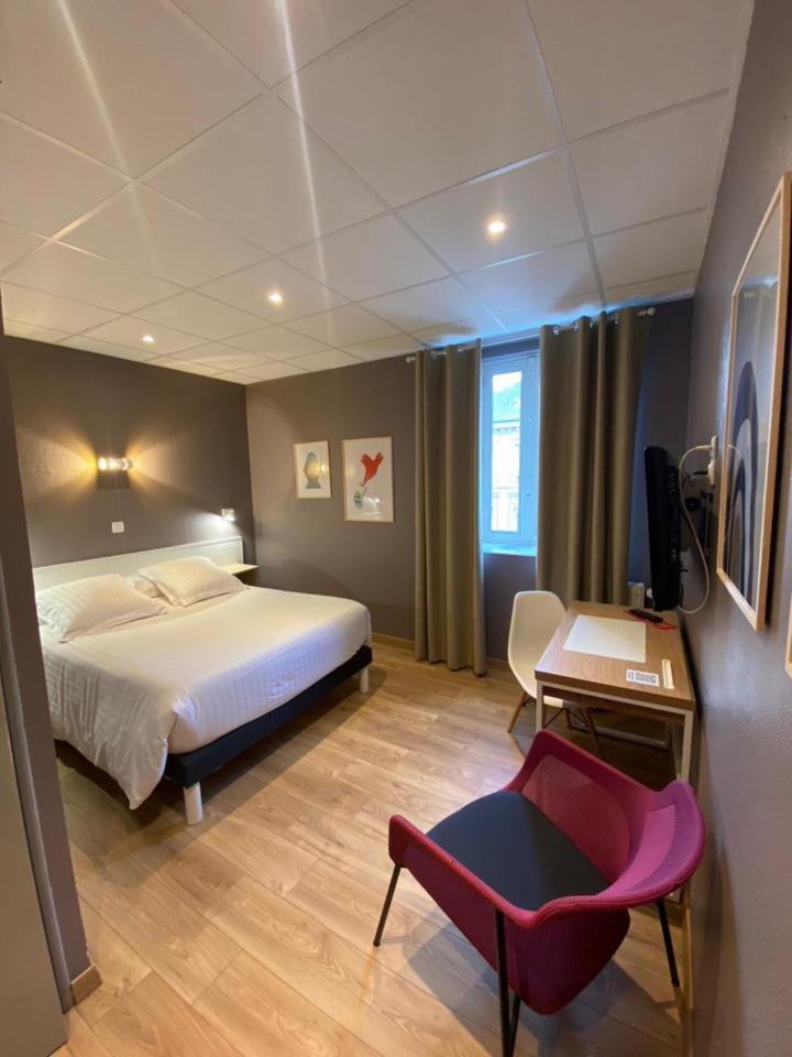 Hotel Le Pelican Charleville-Mézières Εξωτερικό φωτογραφία