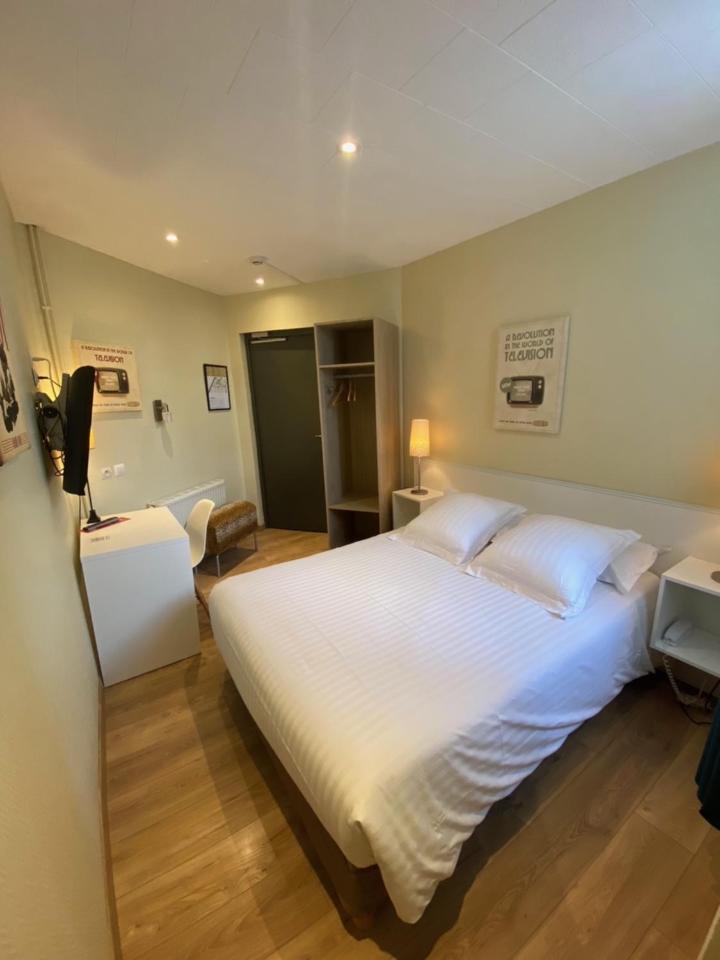 Hotel Le Pelican Charleville-Mézières Εξωτερικό φωτογραφία