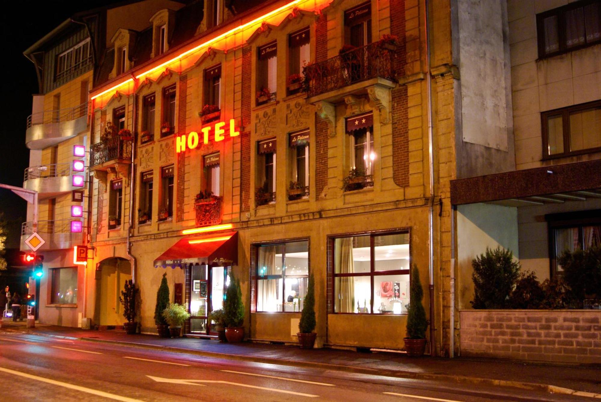 Hotel Le Pelican Charleville-Mézières Εξωτερικό φωτογραφία